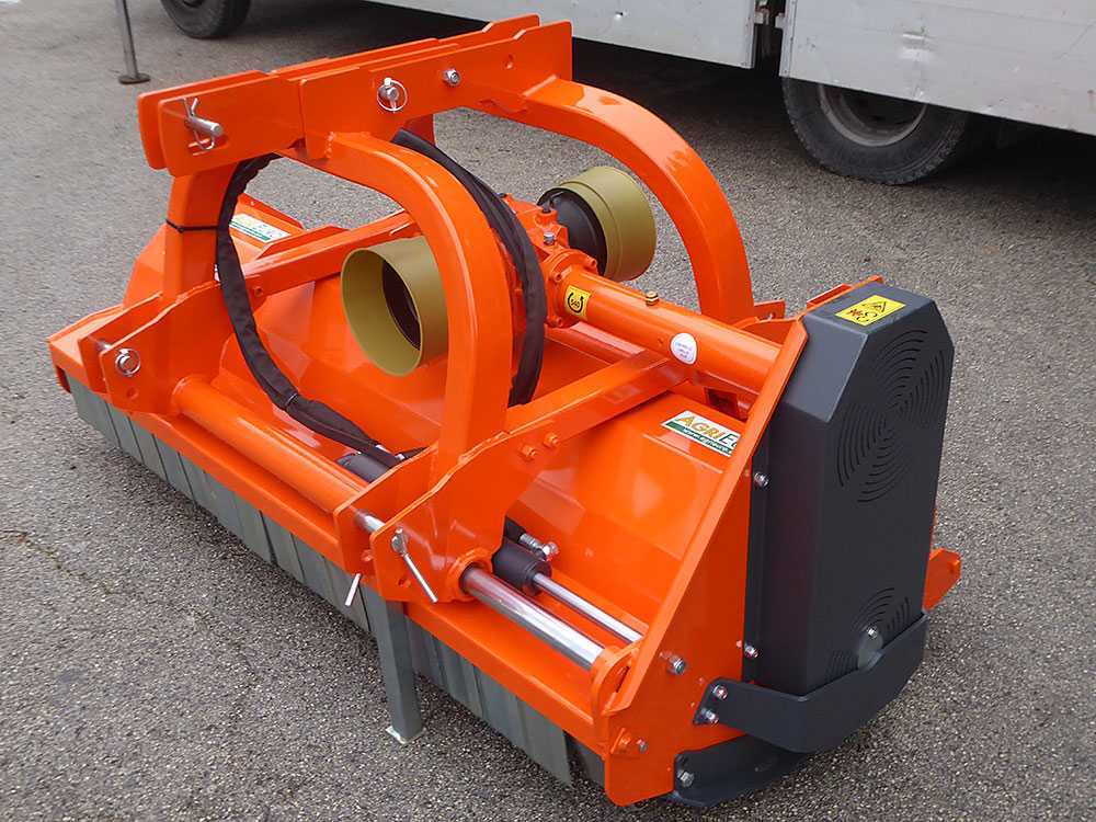 Top Line R-PS 180 – Trituradora para tractor – Serie pesada – Reversible – Desplazamiento hidráulico – Image 4